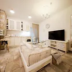 Ika Boutique Luxury Apartamento