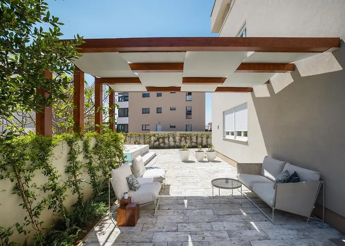 Ika Boutique Luxury *