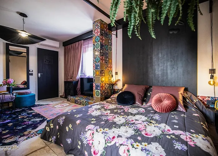 Ika Boutique Luxury *